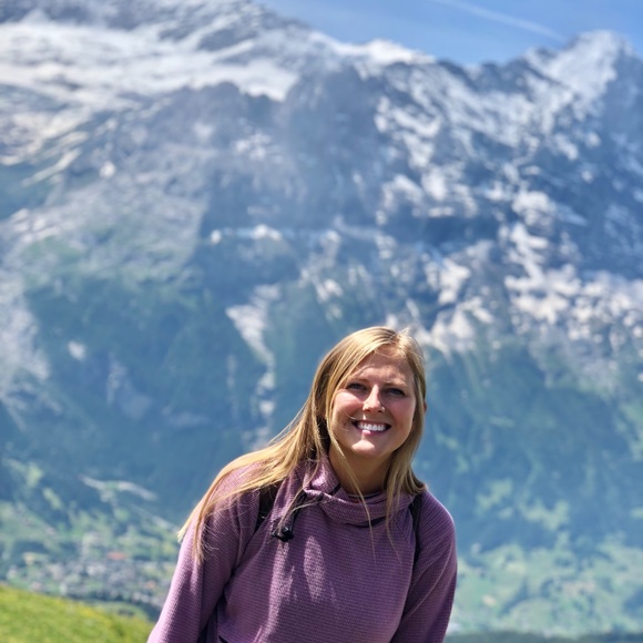 Meet your Posher, Lauren - Picture 4 of 4